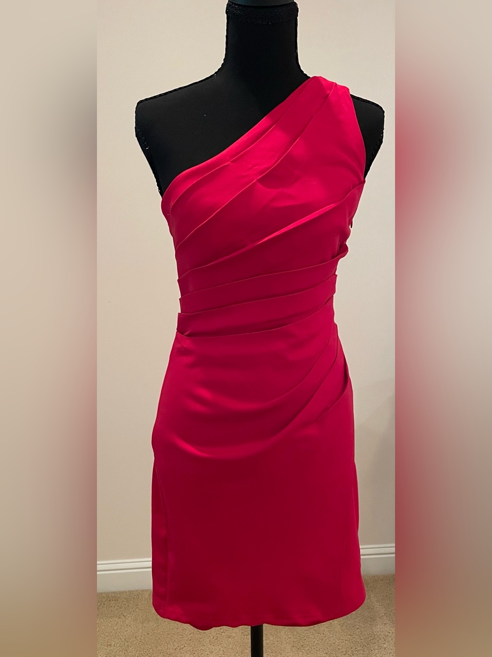 Elegant Red One-Shoulder Dress